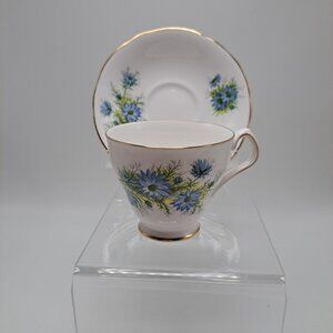 Royal Windsor Blue Floral Bone China Teacup Saucer Set Gold Trim England